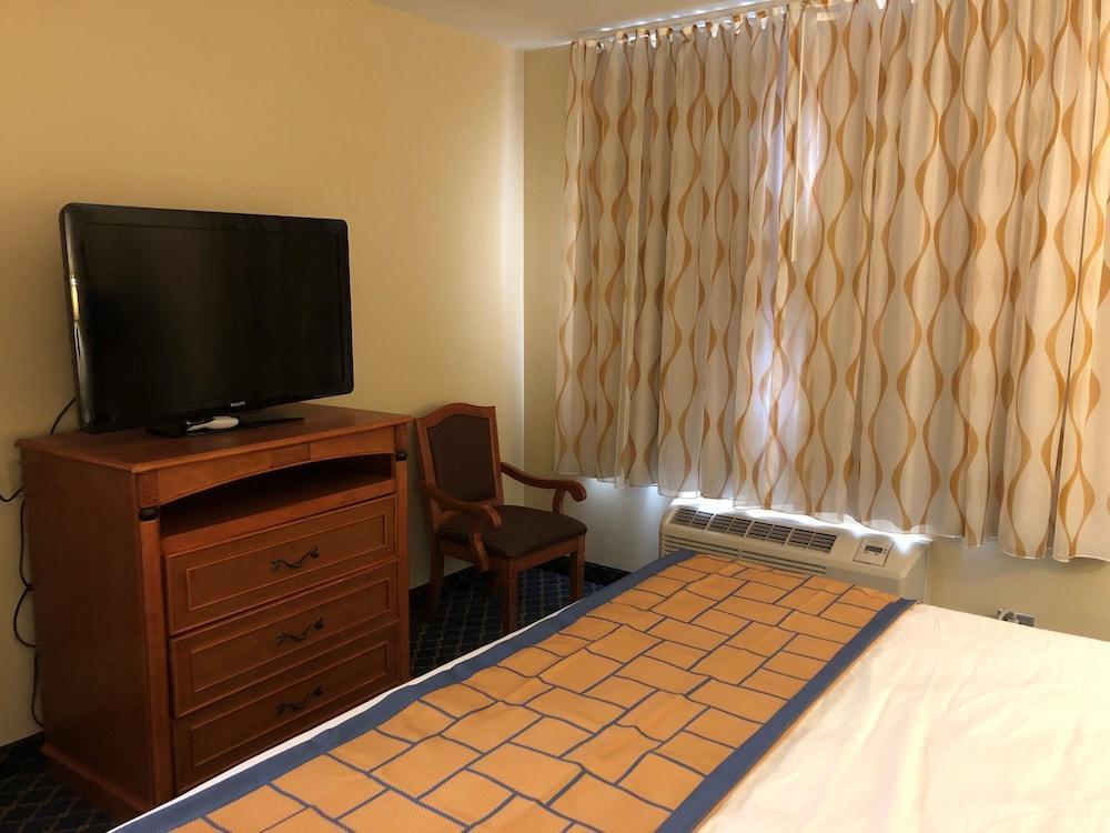 Days By Wyndham Brigham Hotel