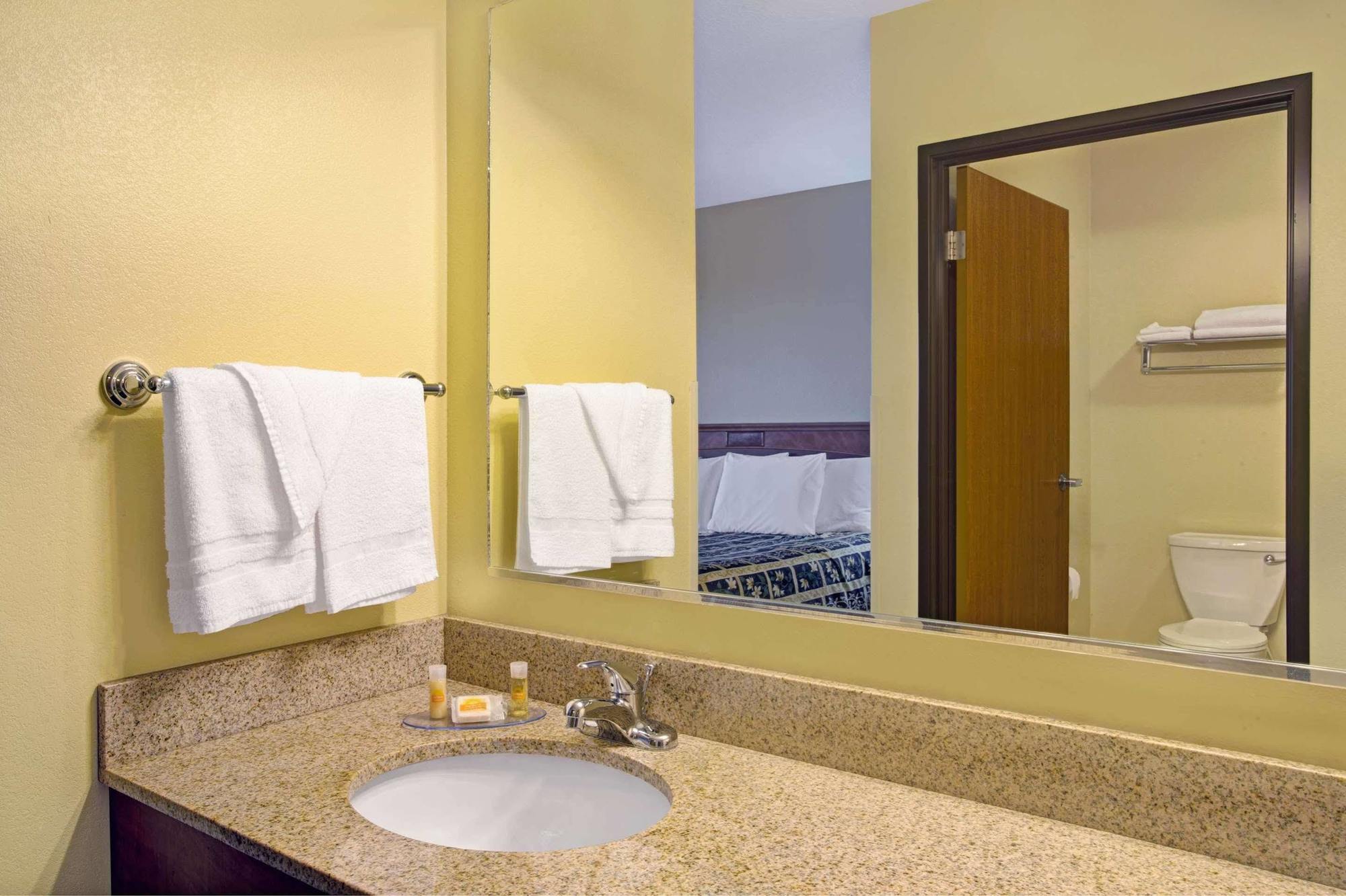 Hotel Days By Wyndham Brigham 2*